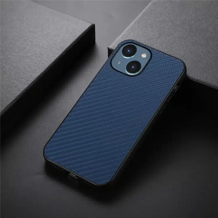 Cityhoesje - Backcover iPhone 14 Plus -15 Plus - Carbon Fiber Texture PU – Blauw - Afbeelding 4