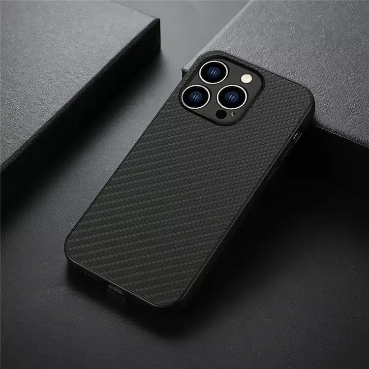 Cityhoesje - Backcover iPhone 15 Pro - Carbon Fiber Texture PU - Zwart - Afbeelding 4