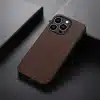 Cityhoesje-iPhone 15 Pro Max Backcover-Carbon Fiber Texture PU Leather Coated TPU Case -Bruin-3-Cityhoesje.nl