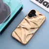 Casemania Curved Glossy Case - iPhone 16 - Goud-3-Cityhoesje.nl